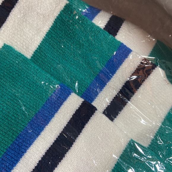 Free People NWOT Hooded Poncho OS fits most - Picture 4 of 8